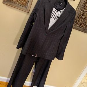NWOT H&M GREY PINSTRIP WOMEN'S SUIT